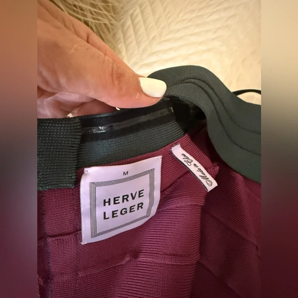 Herve Leger mini color block with gorgeous flower detail!!! 🤎💗💚 - Picture 5 of 10